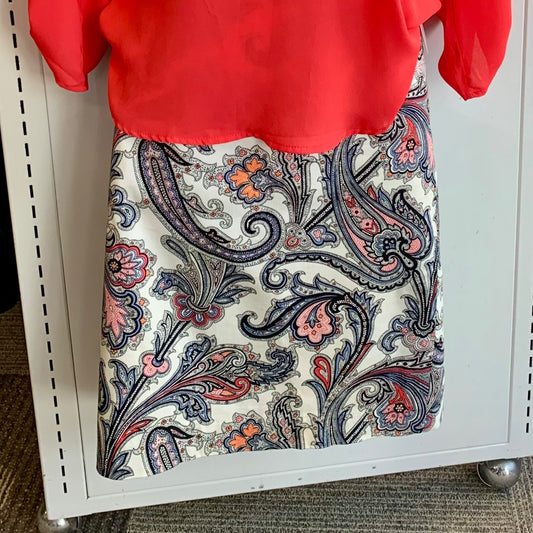 Ann Taylor, Size 8 White Blue Red