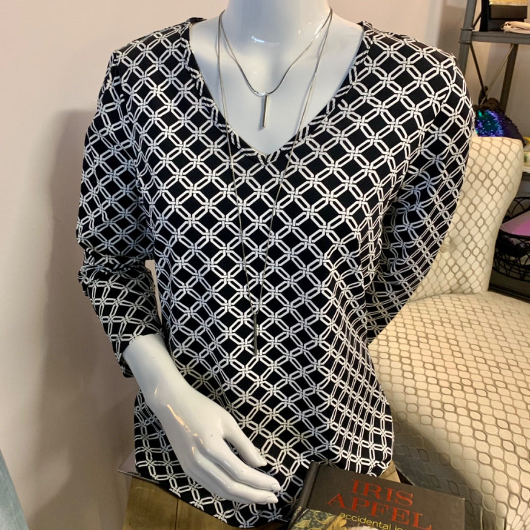 J McLaughlin, Medium Black White