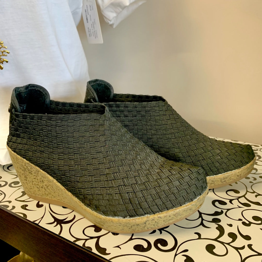 Bernie Mev, Size 39 (8.5) Black