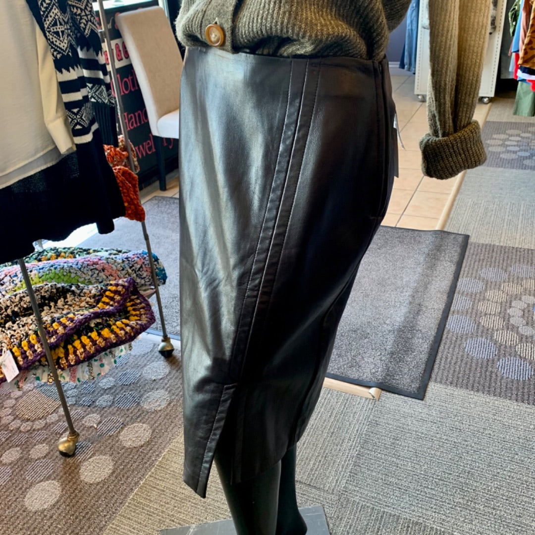 NWT Leather, Size 10 DarkBrown