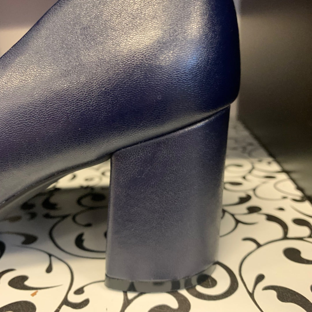 Naturalizer, Size 9.5 Navy