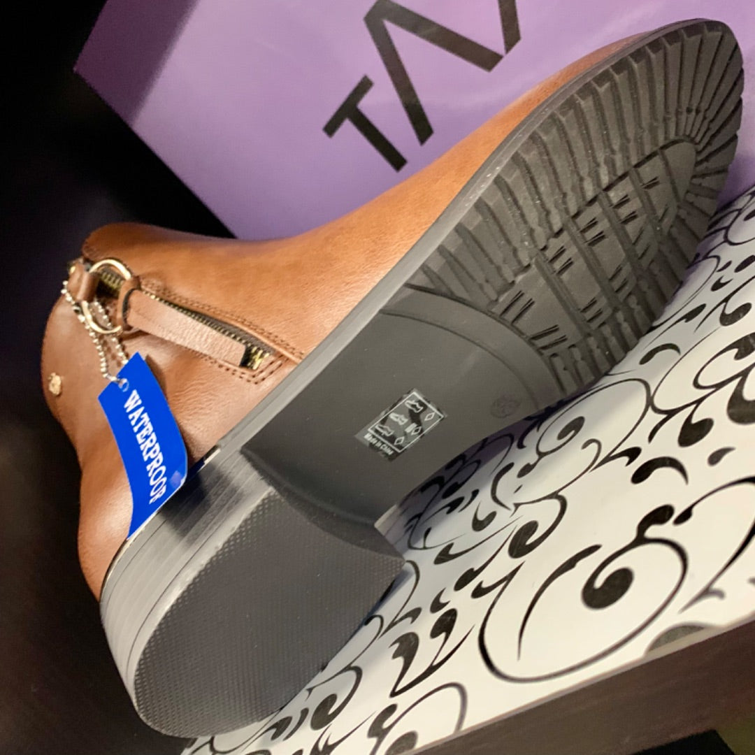 NWT Taxi, Size 7.5 (38) Brown