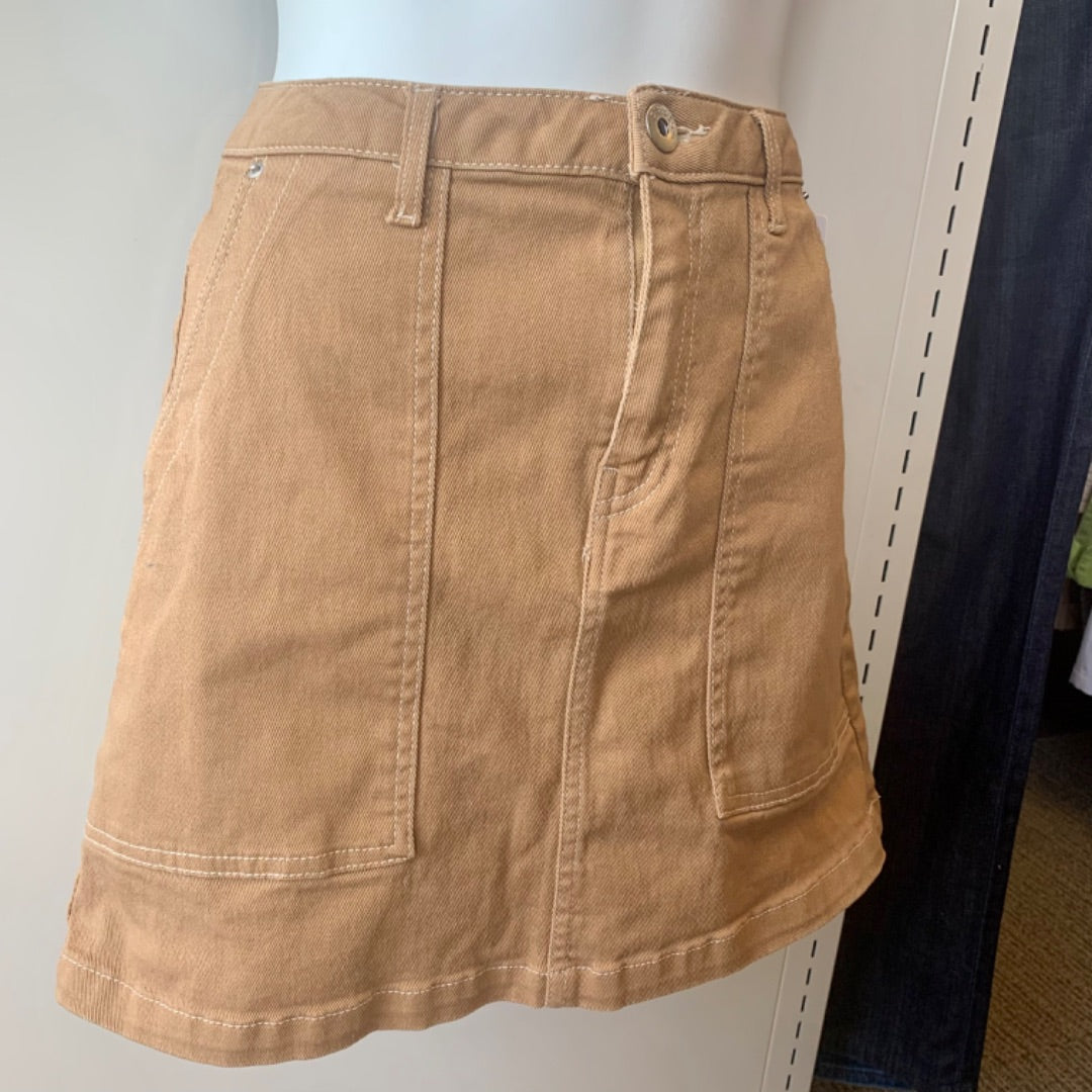 Divided, Size 4 Caramel