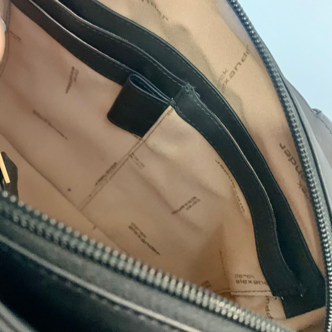 Derek Alexander, Medium Black