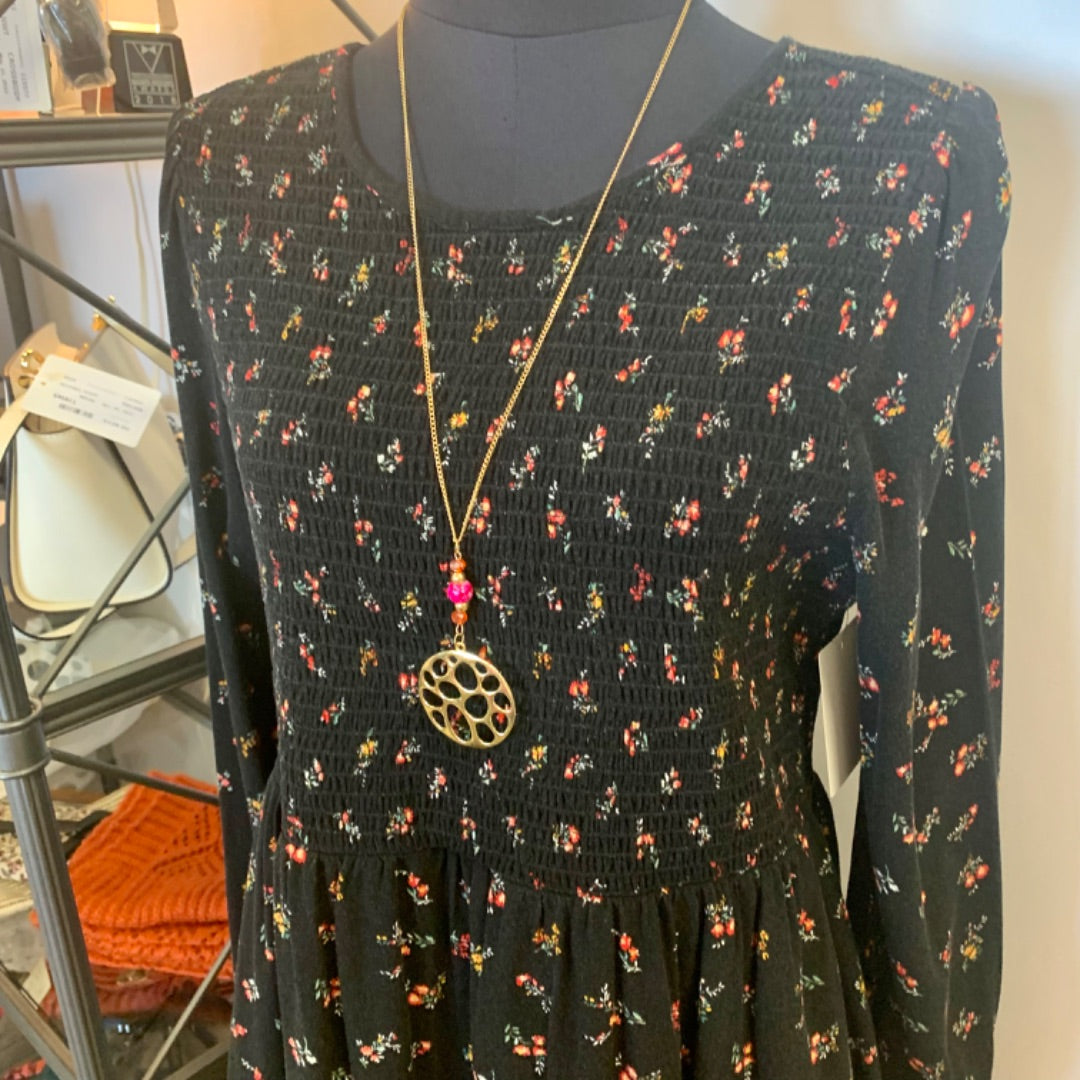 American Eagle, Medium Black Red