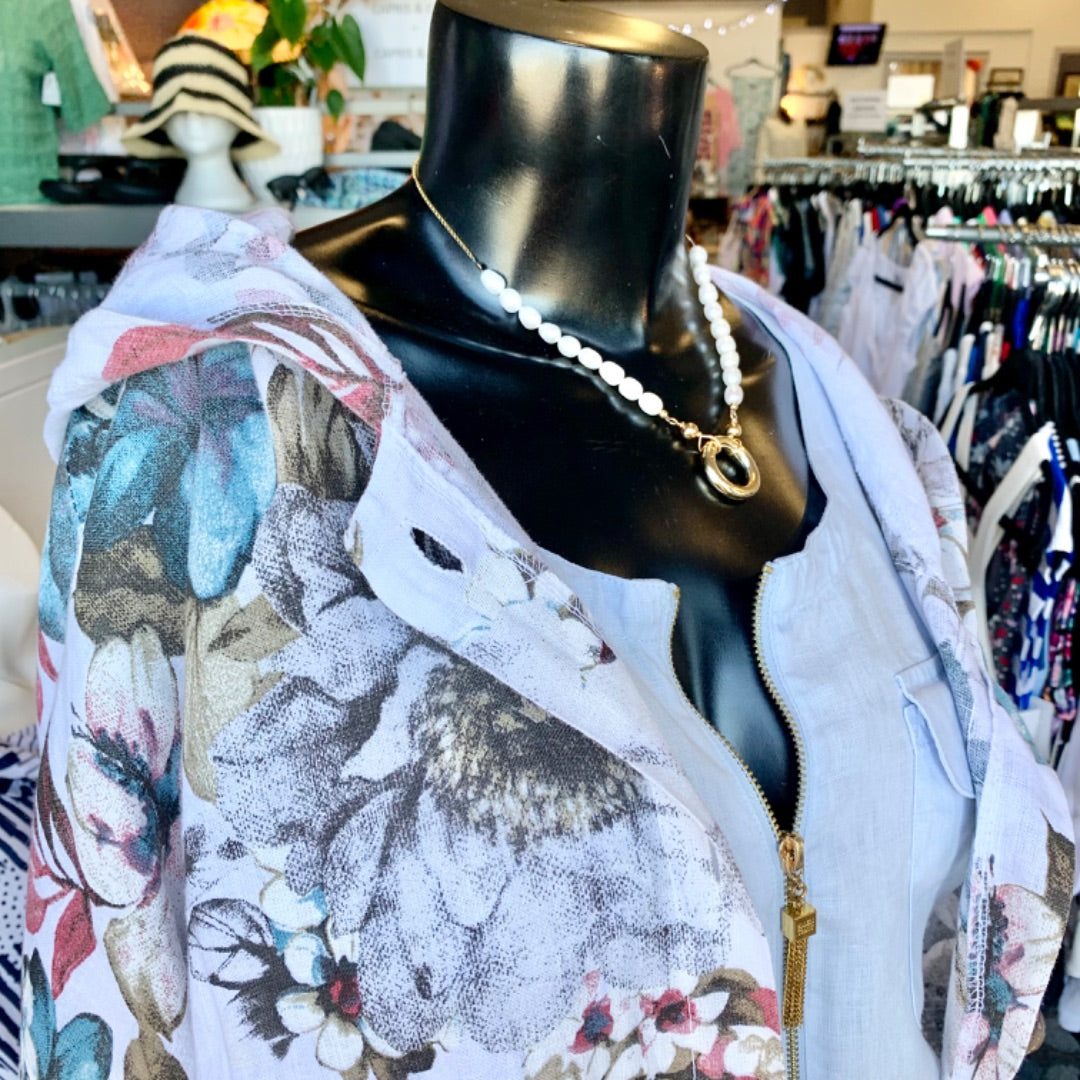 Via Vitale, Tops, L / XL Floral on off white