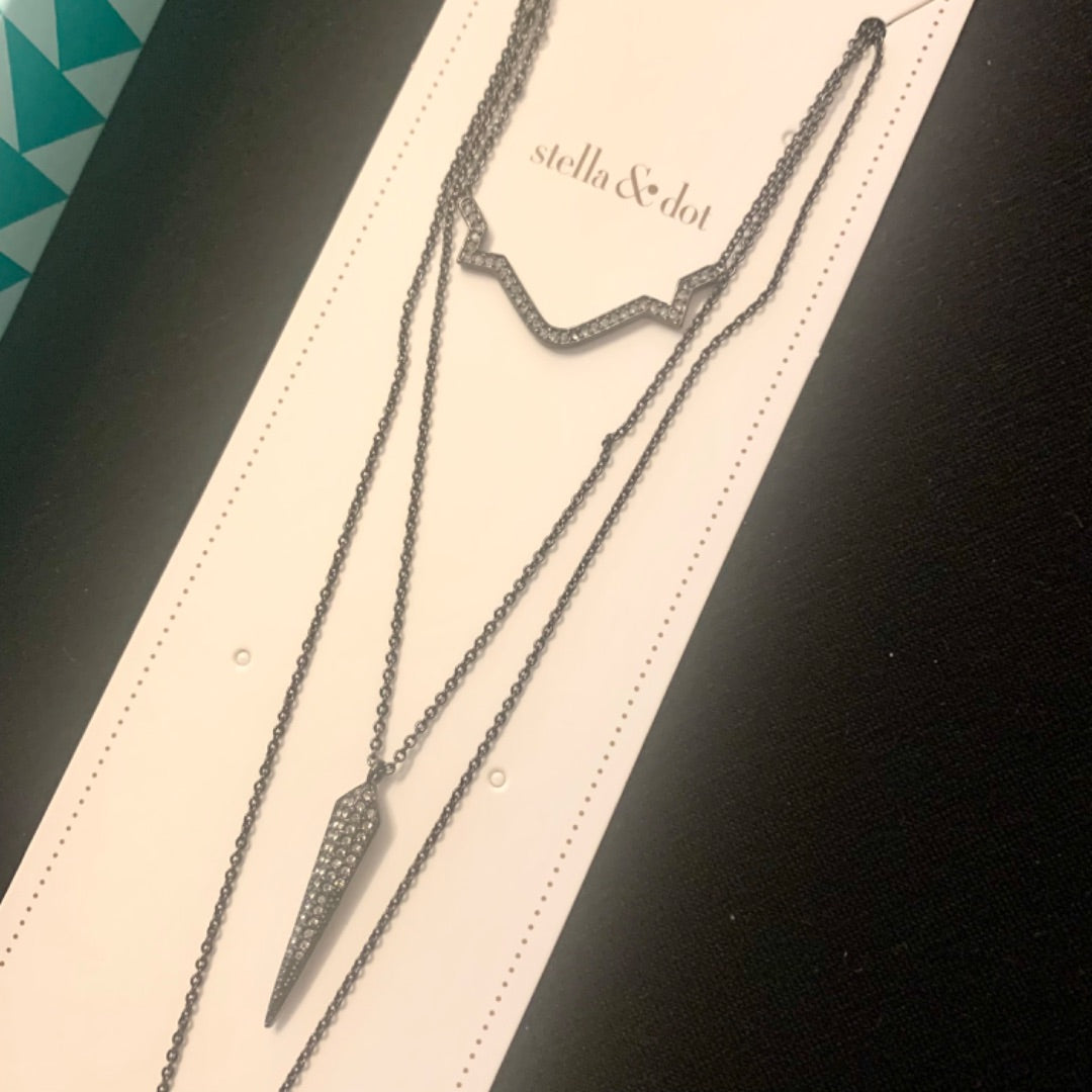 Fontaine triple necklace, Medium Gun metal stones