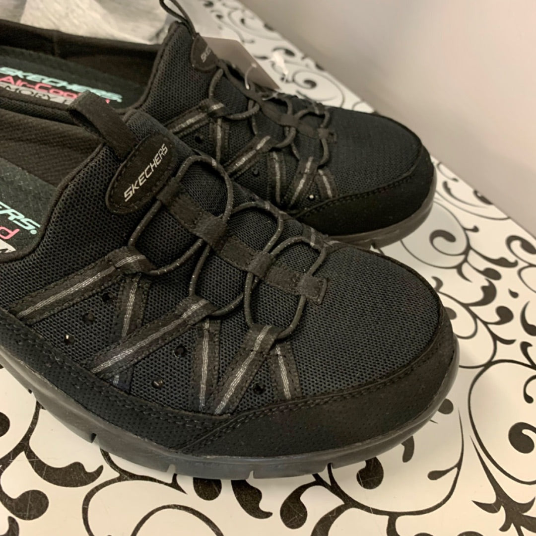 Skechers, Footwear, Size 7 Black