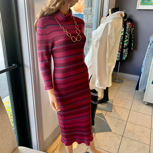 Marie Claire, Medium Maroon teal