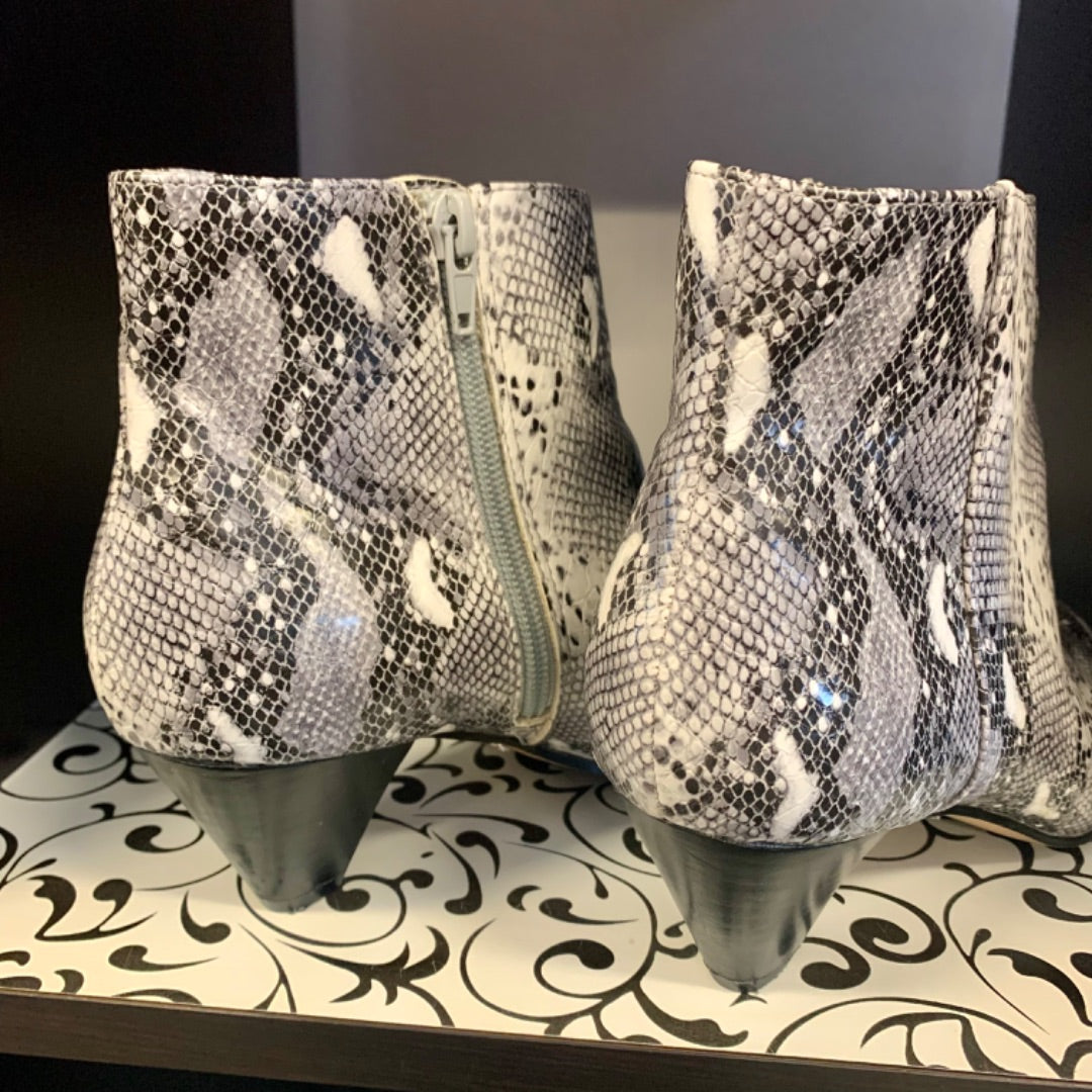 Nanette Lepore, Size 8 Snakeskin