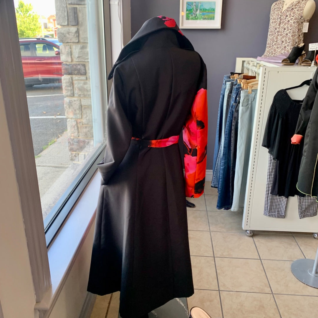 Samuel Dong, Medium Black Red