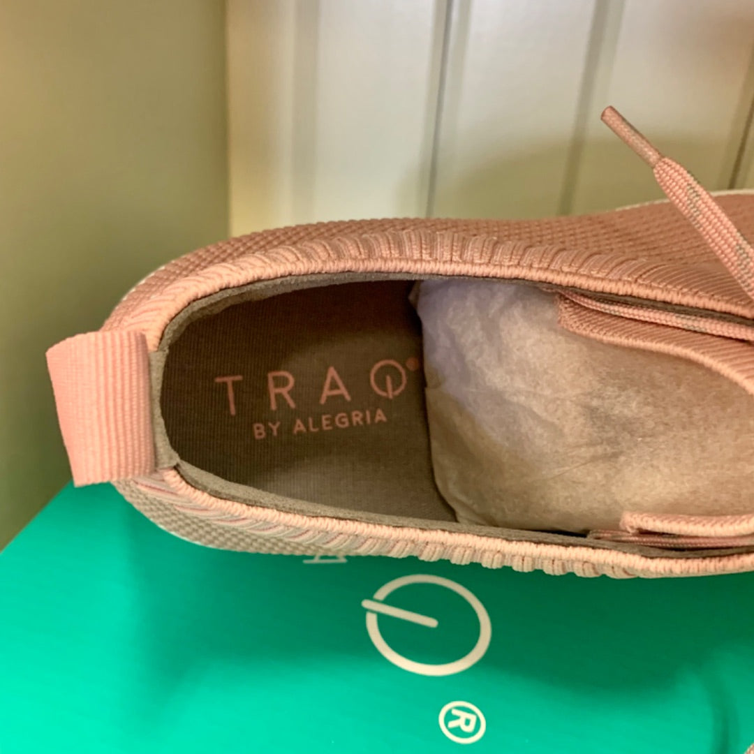 Traq, Footwear, Size 10 Rose