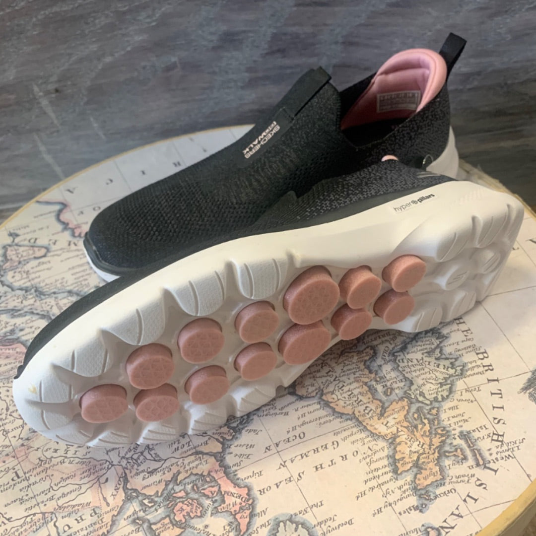 Skechers, Footwear, Size 7 Black