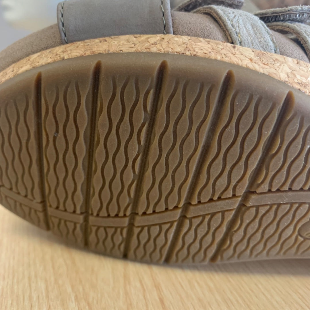 Clarks Unstructured, Footwear, Size 9 Beige