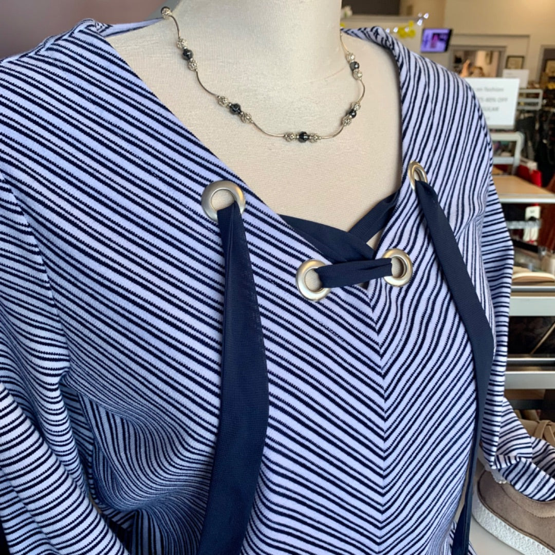 Northern Reflections, Medium Navy White
