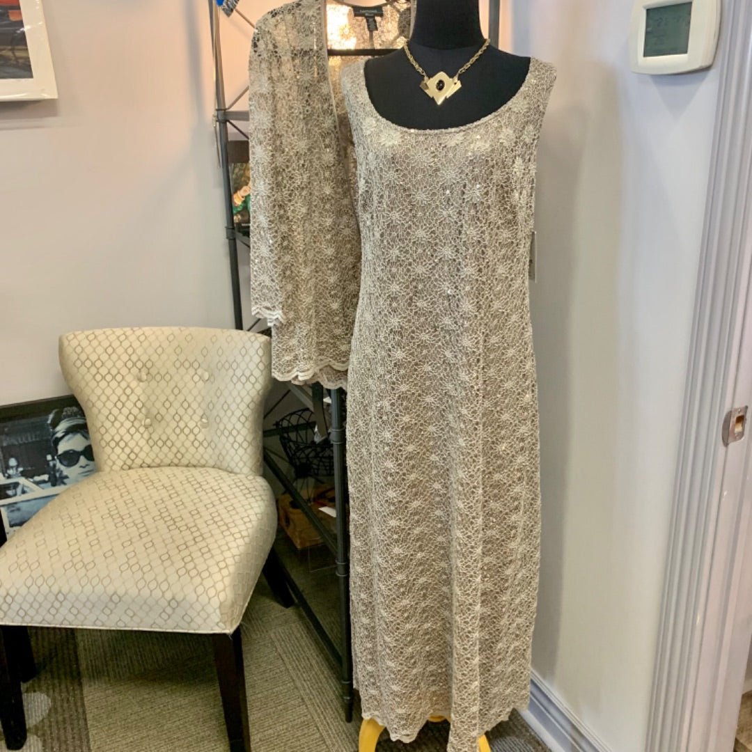 R&M Richards, Dresses, Size 14 Gold with sequins