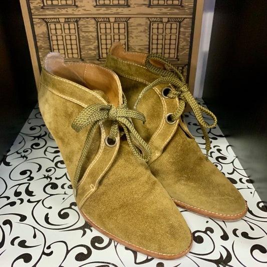 Michael Kors, Size 7 Moss