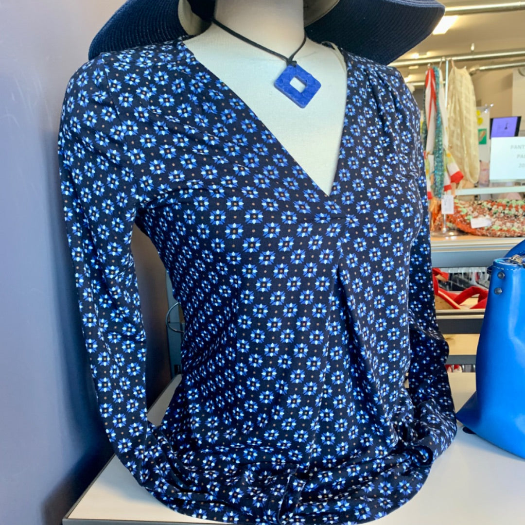 Yest, Size 6 Black Blue White