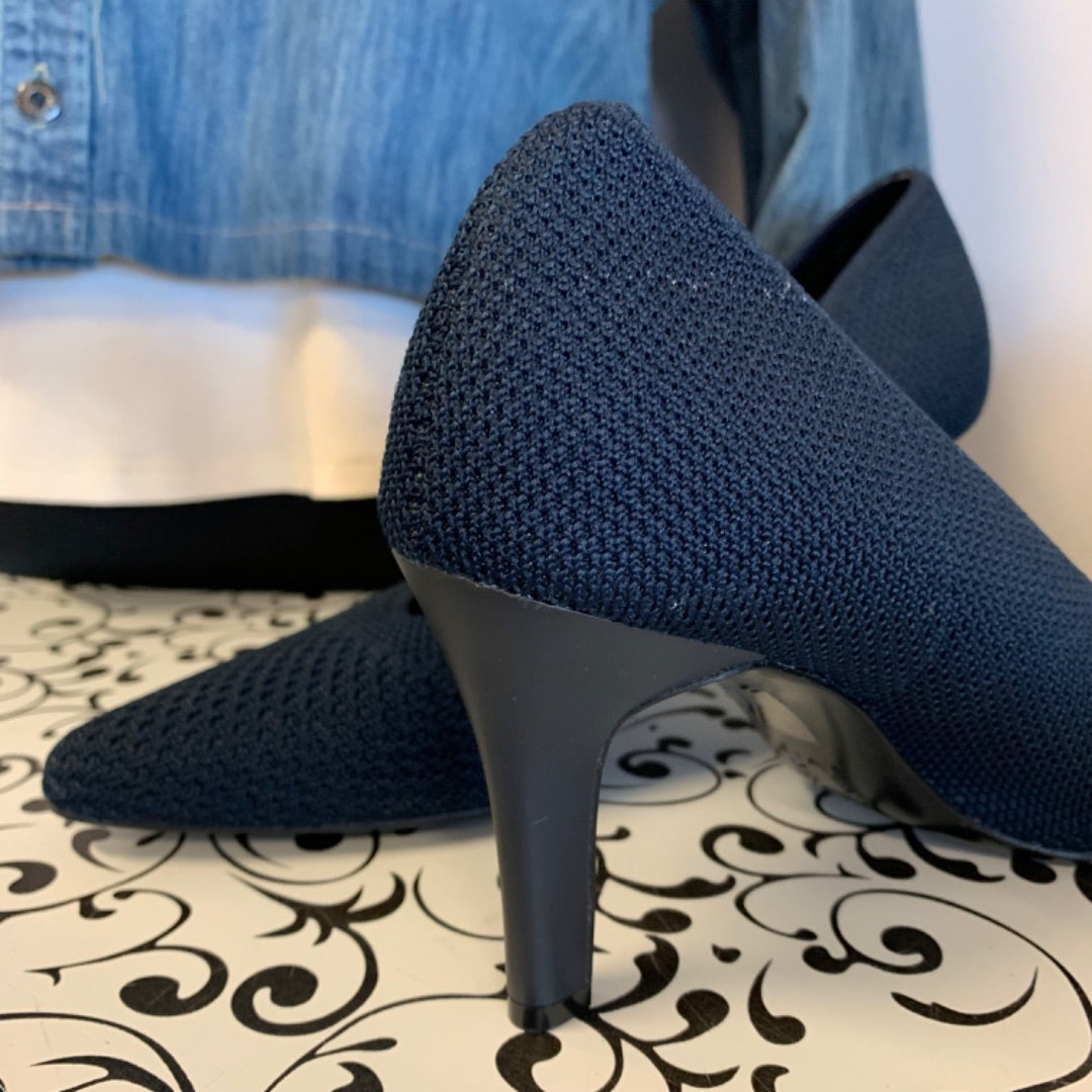 Naturalizer, Size 8.5 Navy