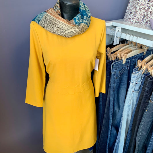 Banana Republic, Size 6 Ocher