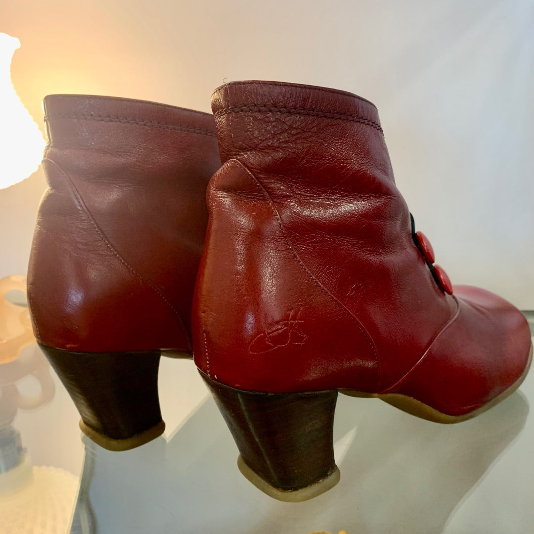 John Fluevog, Footwear, Size 8.5 Red