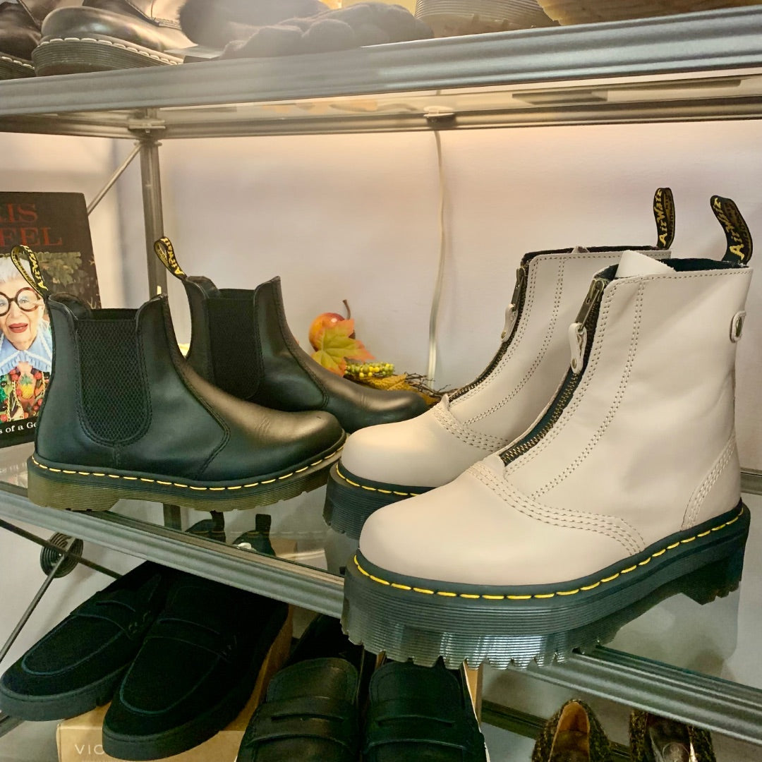 Dr Martens, Footwear, Size 7 Vintage Taupe