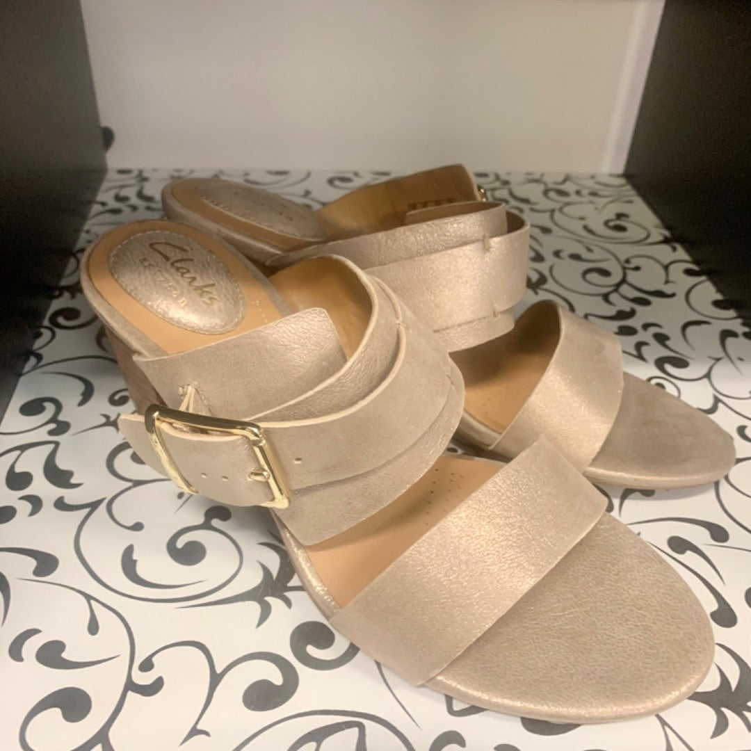 Clarks, Footwear, Size 7 Grey Silvery