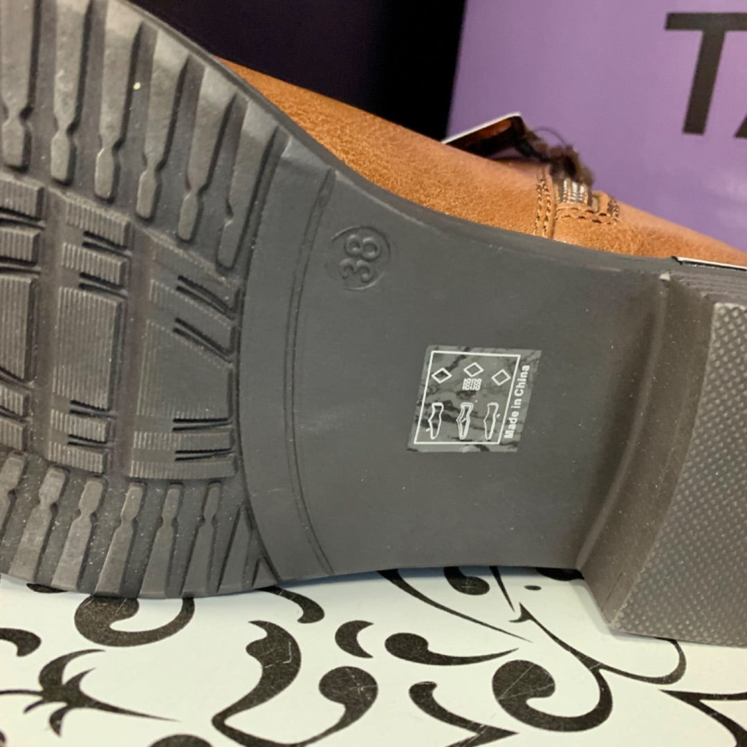 NWT Taxi, Size 7.5 (38) Brown