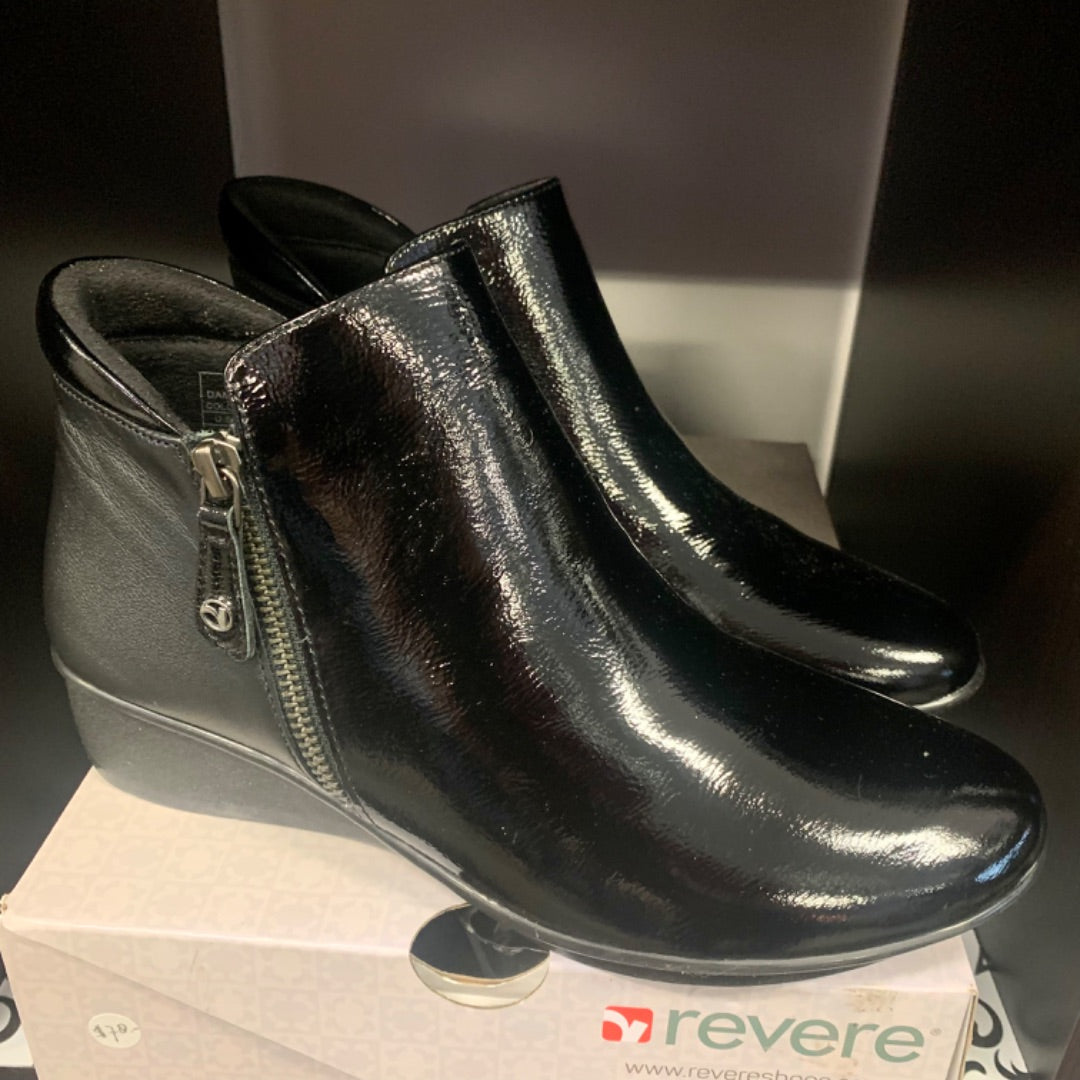 Revere, Footwear, Size 7 Black
