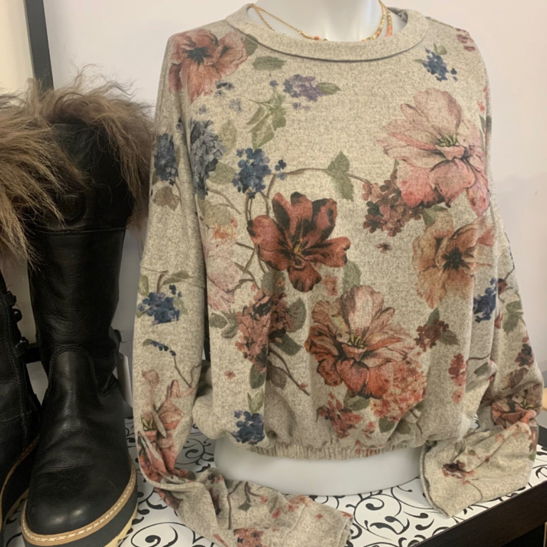 Live in the Moment, Tops, Medium Beige Floral