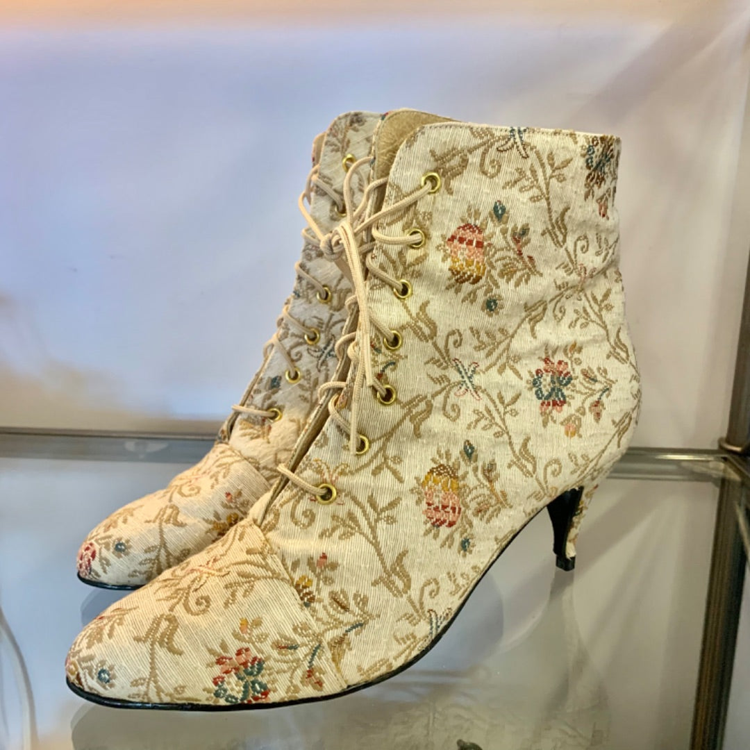 Caroline Ingham Rhodes, Footwear, Size 7 Tapistry