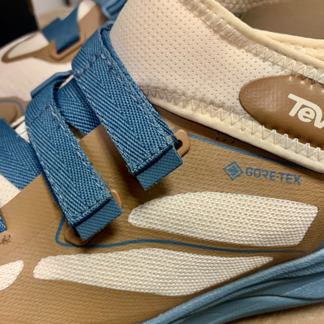 Teva, Footwear, Size 9.5 Beige Blue