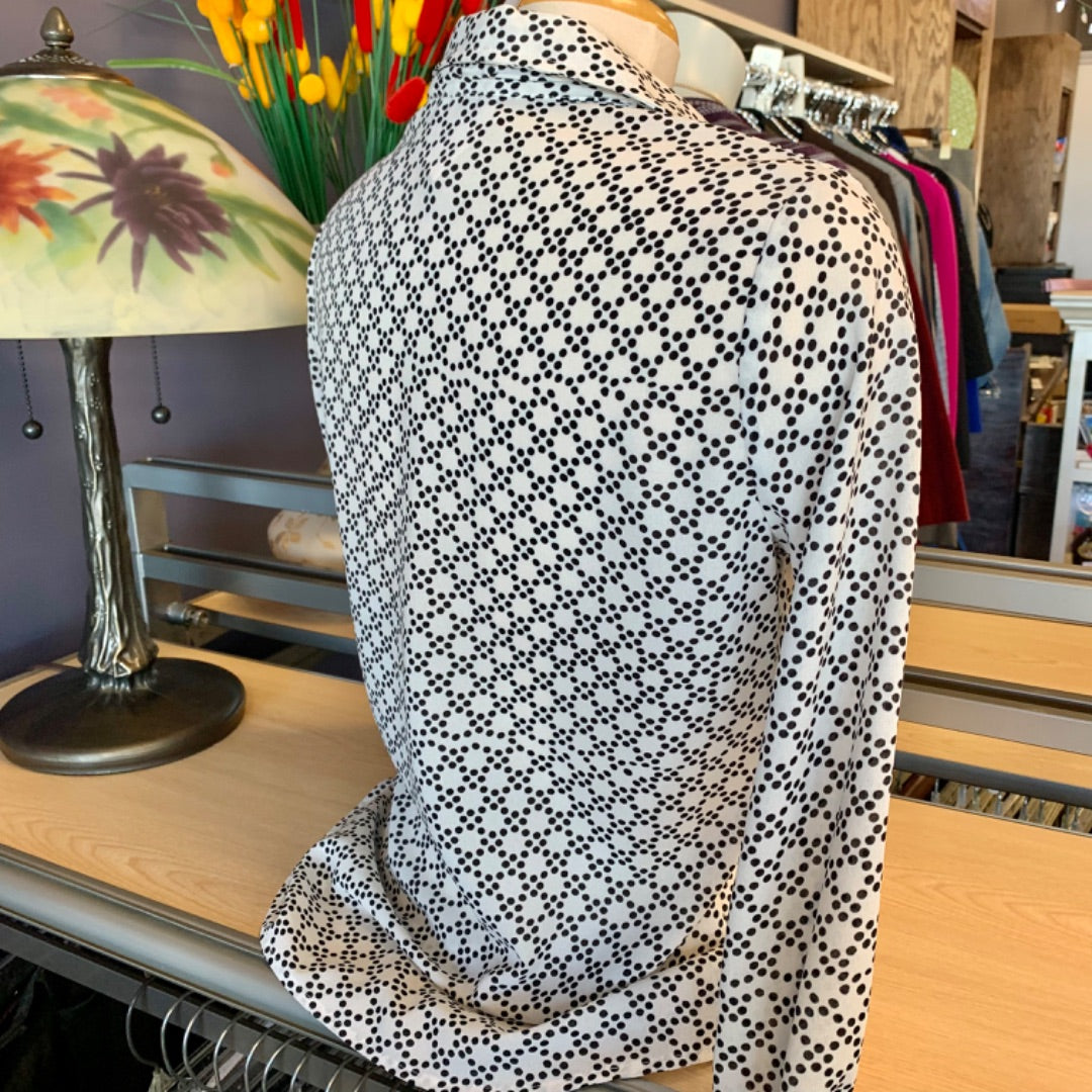 Cleo Petite, Small P White black