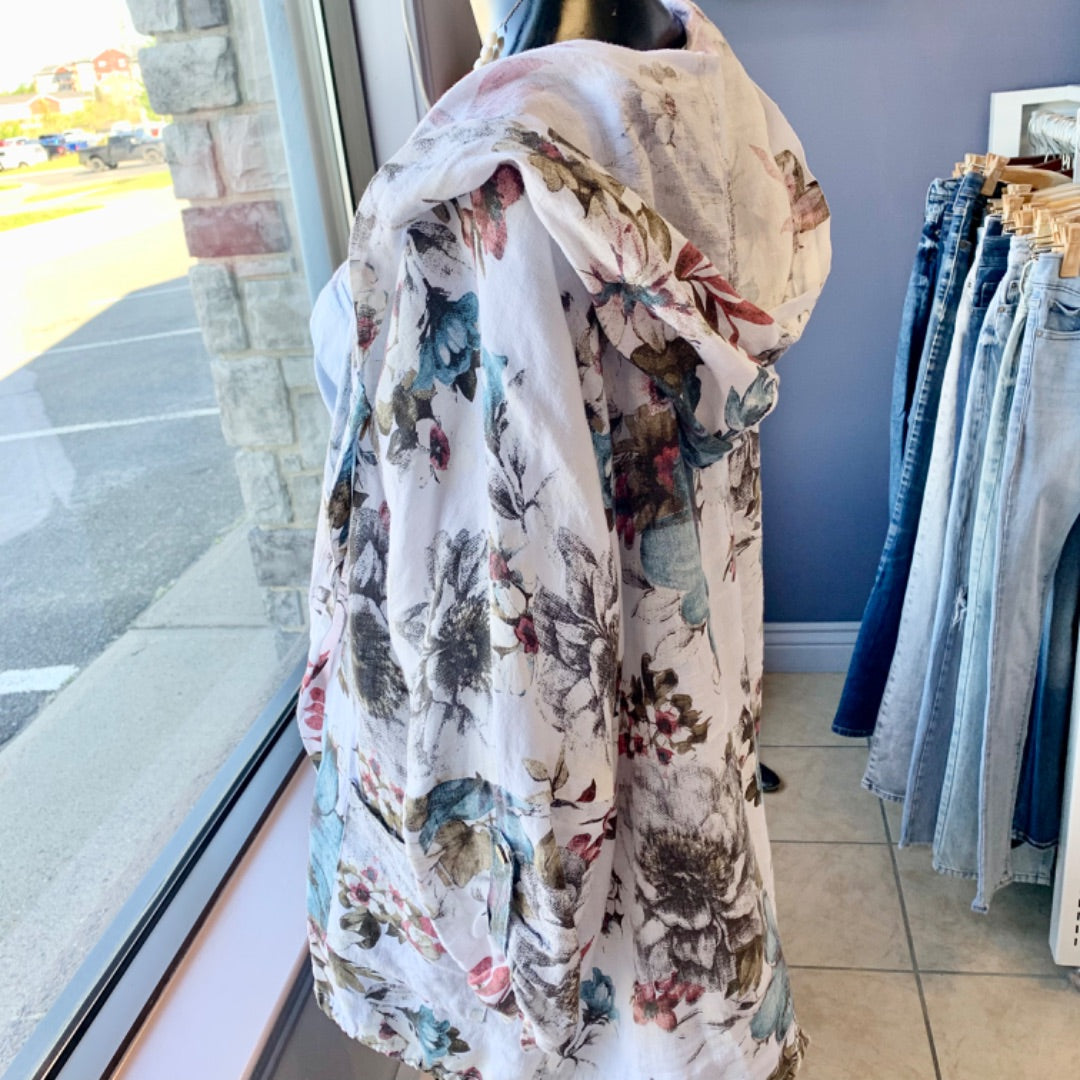 Via Vitale, Tops, L / XL Floral on off white