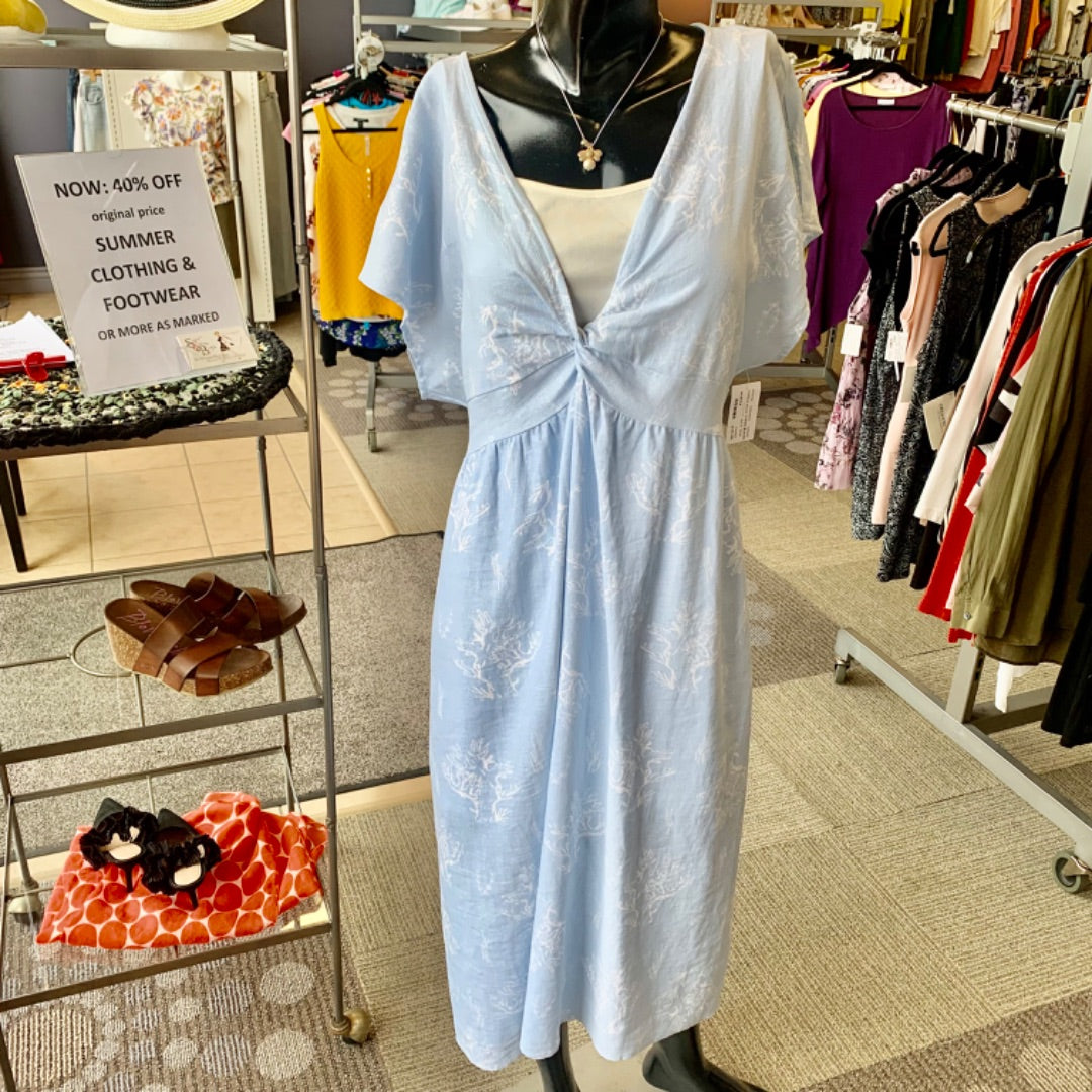 Charlie Paige, Dresses, XLarge Pastel Blue White