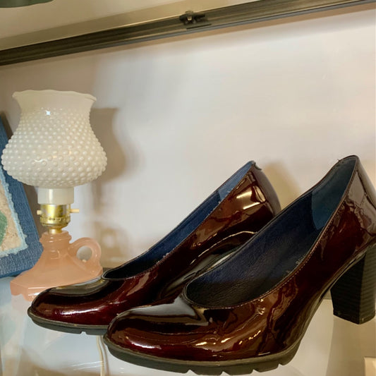 Dorking, Size 8.5 Aubergine