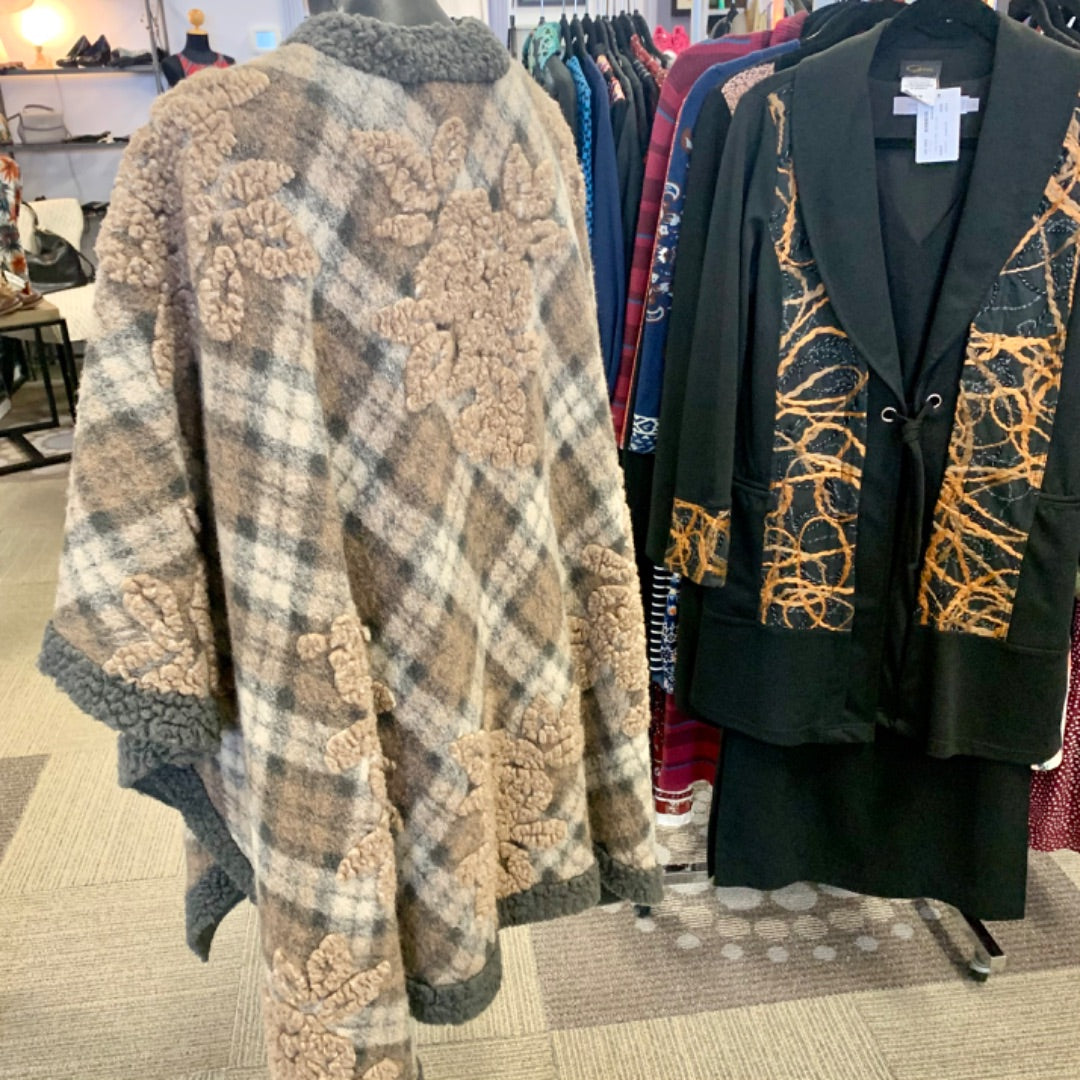 Parkhurst, One Size Beige Plaid