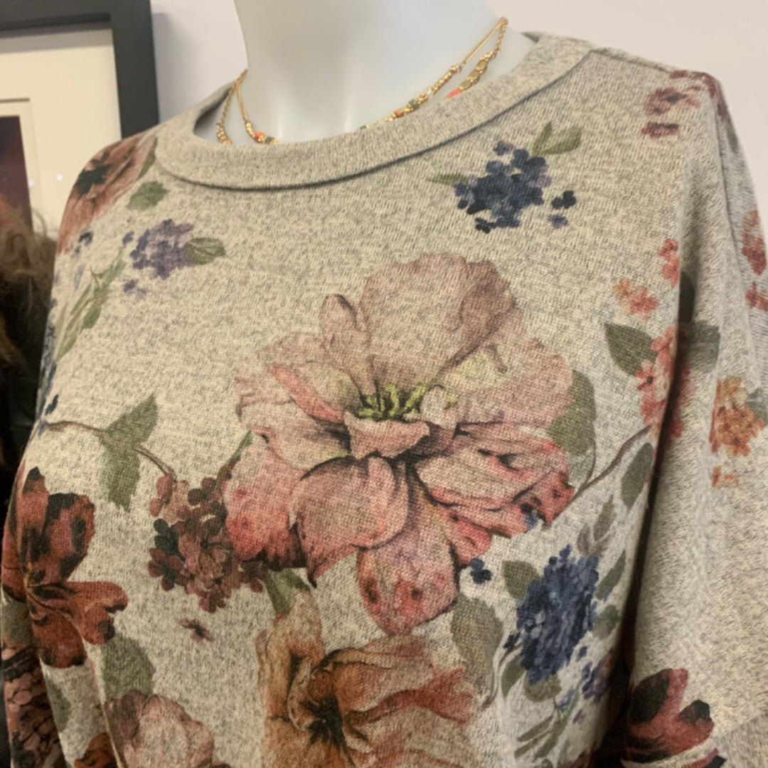 Live in the Moment, Tops, Medium Beige Floral