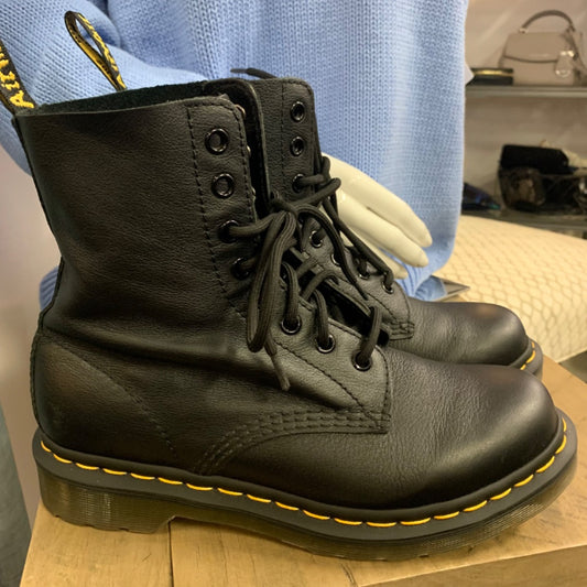 Dr Martens, Footwear, Size 7 Black