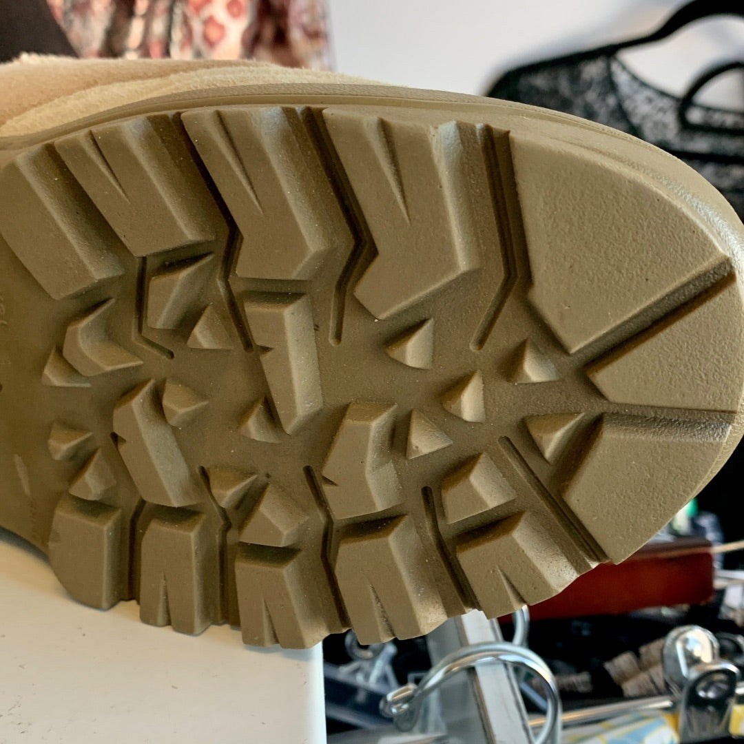 Ugg, Footwear, Size 8 Tan