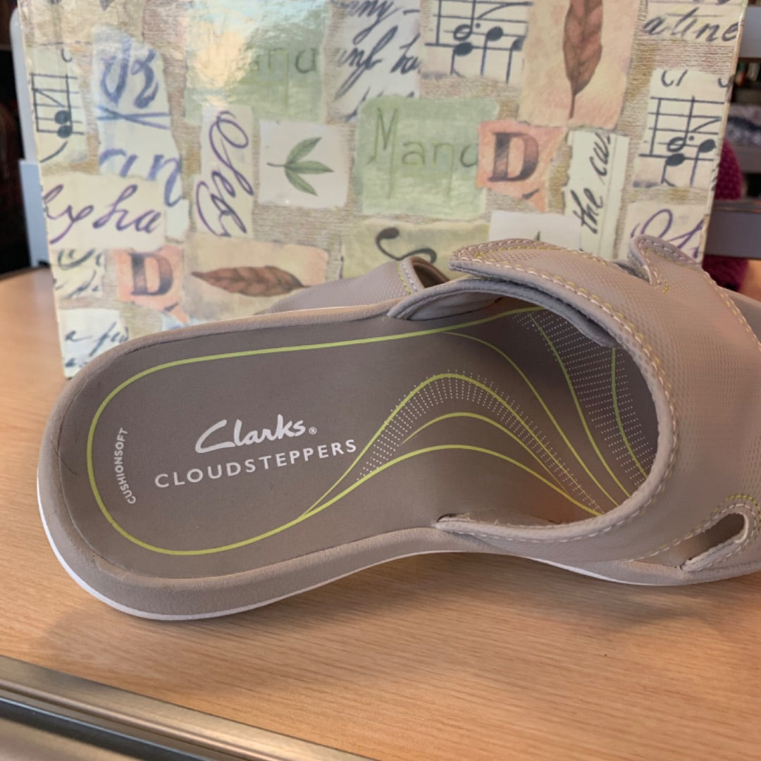 Clarks, Footwear, Size 6 Grey