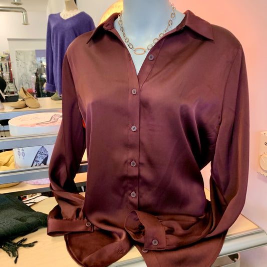 Gentle Fawn, Large Maroon