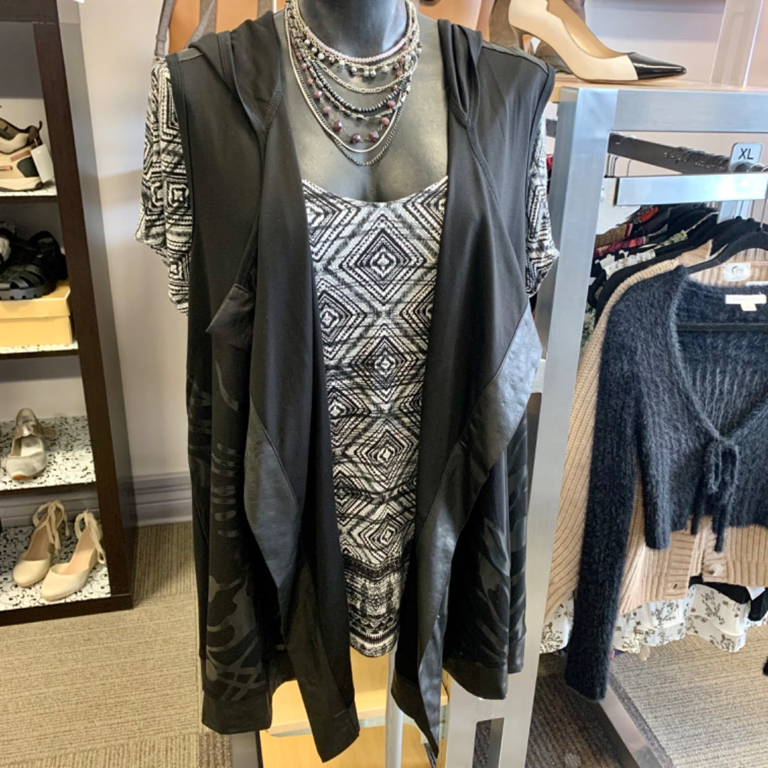 Picadilly, Large Black