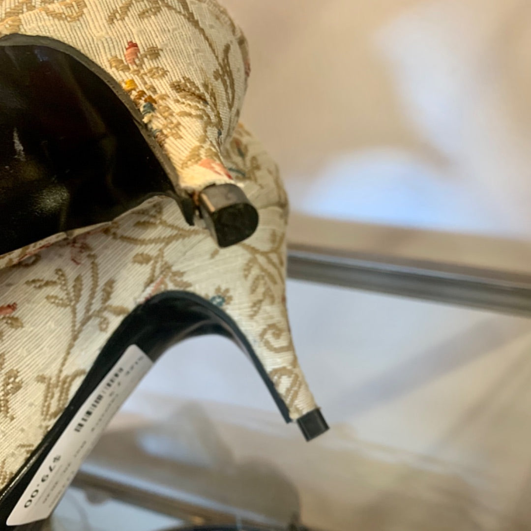 Caroline Ingham Rhodes, Footwear, Size 7 Tapistry