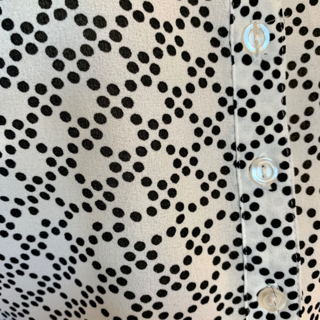 Cleo Petite, Small P White black