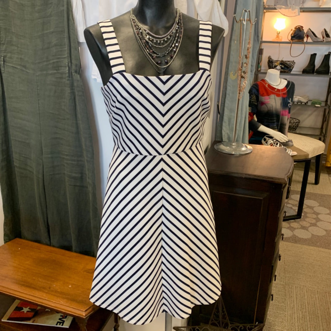 Draper James, Dresses, Small White Navy
