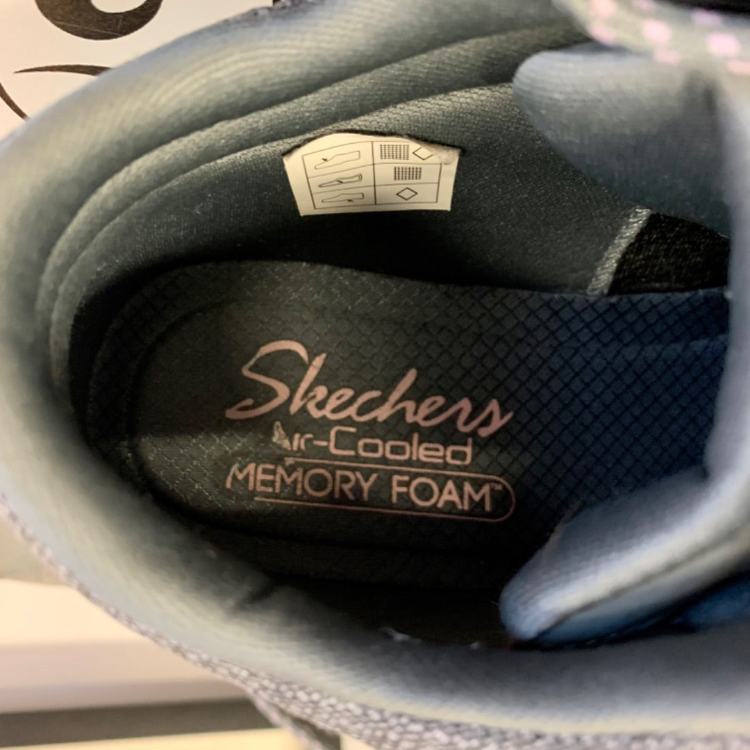 Skechers, Footwear, Size 8.5 Grey