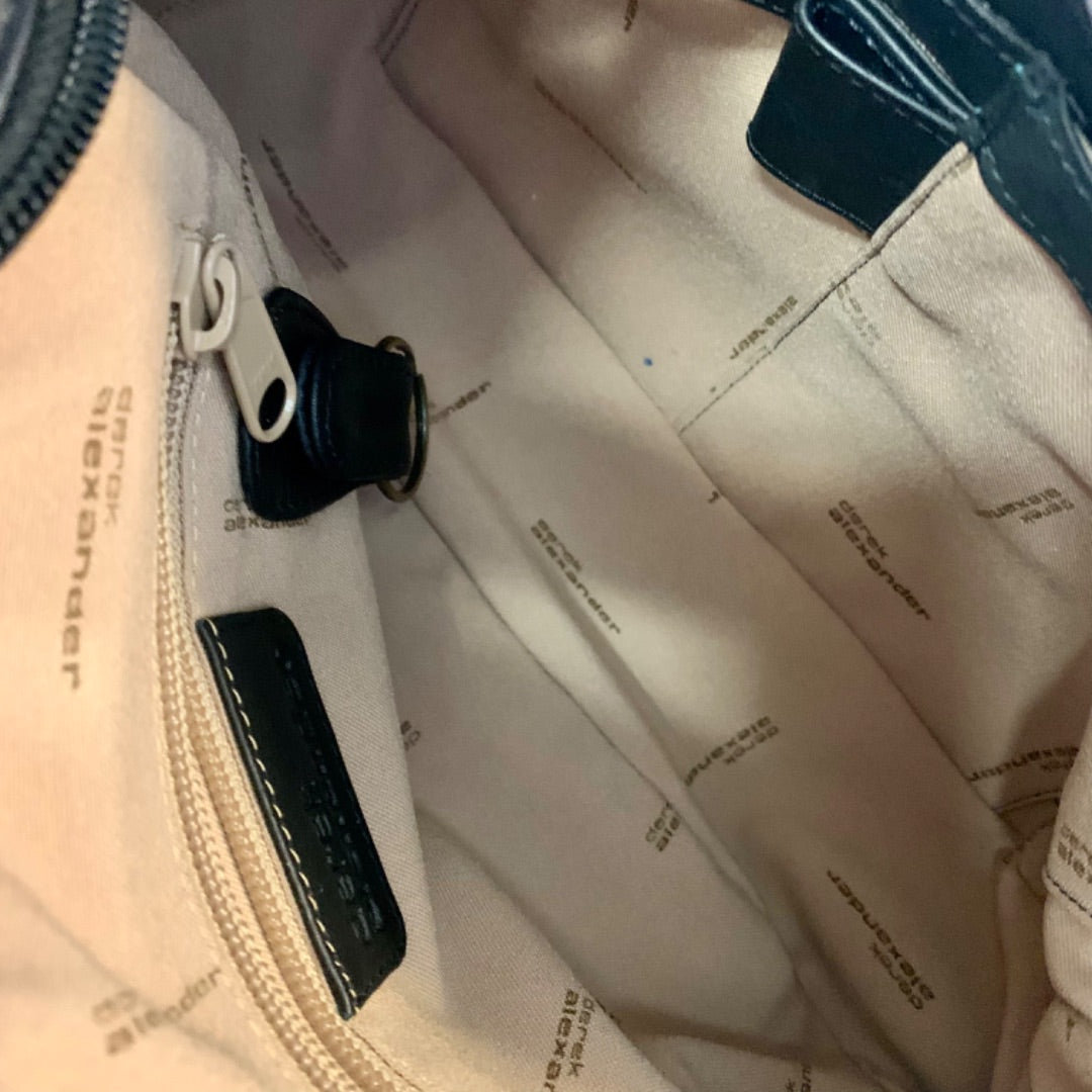 Derek Alexander, Medium Black