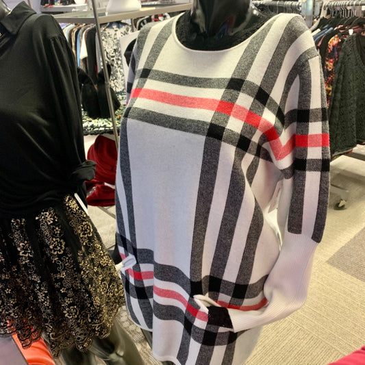 Creation, Sweaters, Medium Large Chalk with black and red stripe