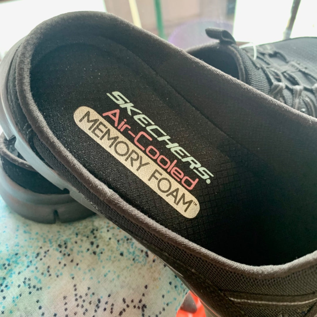 Skechers, Footwear, Size 7 Black